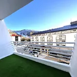 Plaza Pradollano Edificio Montblanc アパート